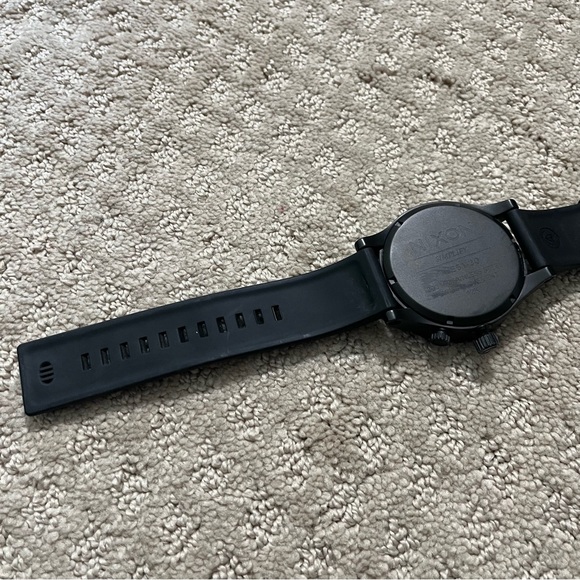 Nixon The 51-30 Black/Neon Green Men’s Watch - Picture 5 of 5